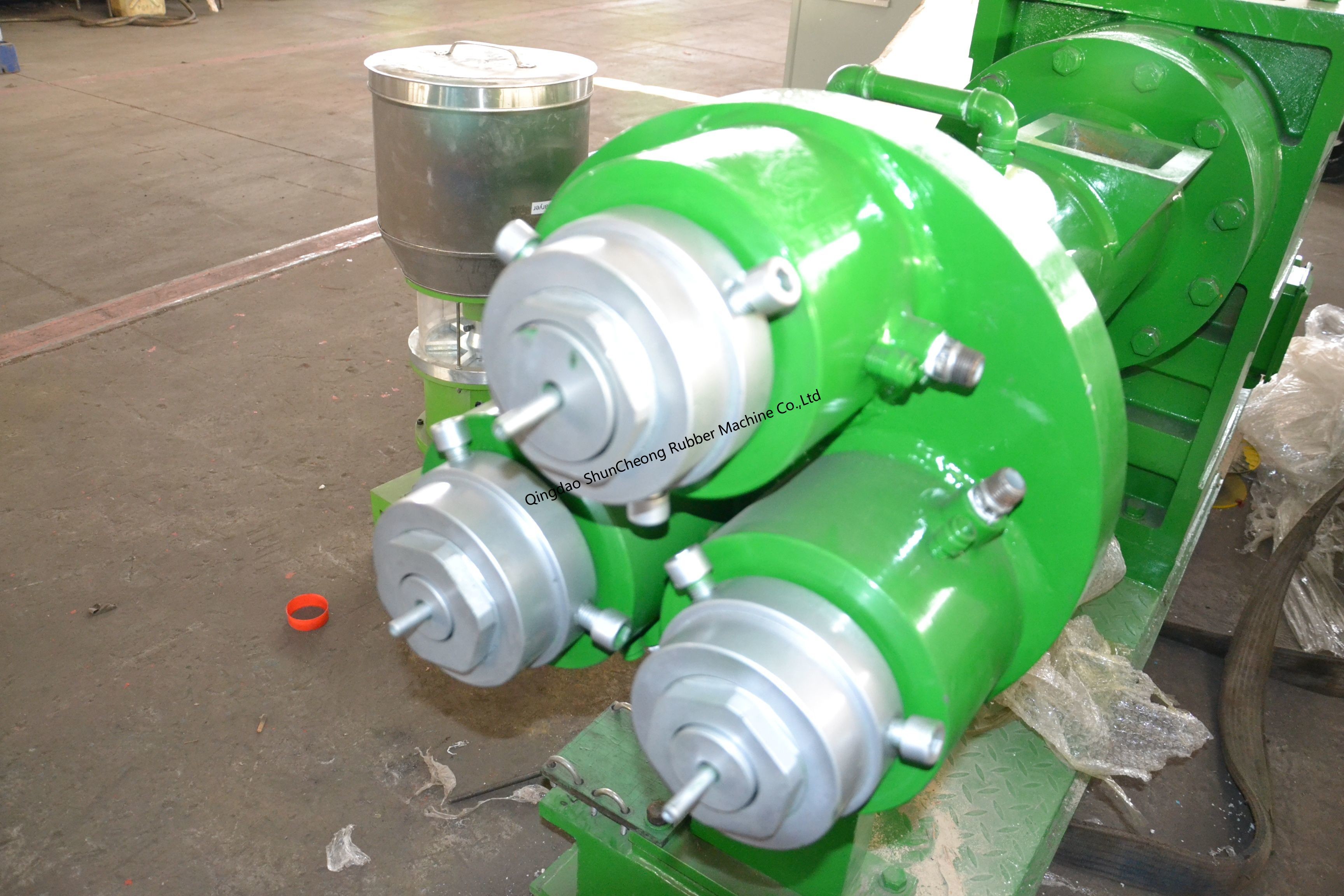 High-quality Extrusion Rubber Extrude Machine with Force Feeding Screw and Strainer