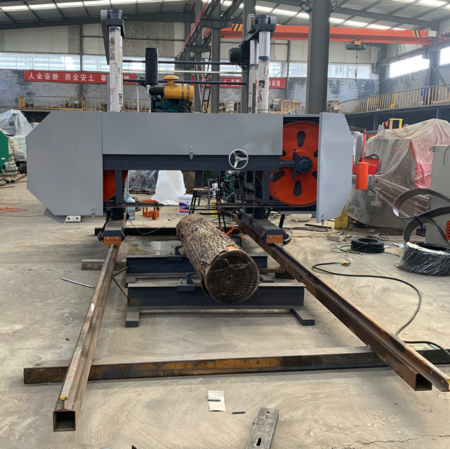 Horizontal 80HP Large Bandsaw Mill 2000mm Wood Saw Milling Machine
