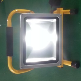 China IP65 Portable and Rechargeable COB LED Flood Light 20W wholesale