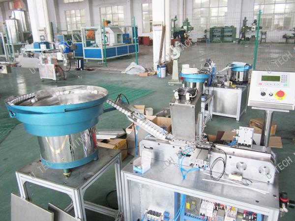 Quality Plastic Bottle Cap Assembly Machine / Flip Top Cap Closing Machine 500kg for sale