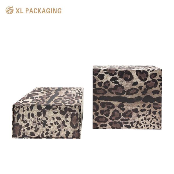 Quality Luxury Custom Gift Box Portable Handle Packaging Folding Box With Magnetic Closure And UV Printing Production for sale