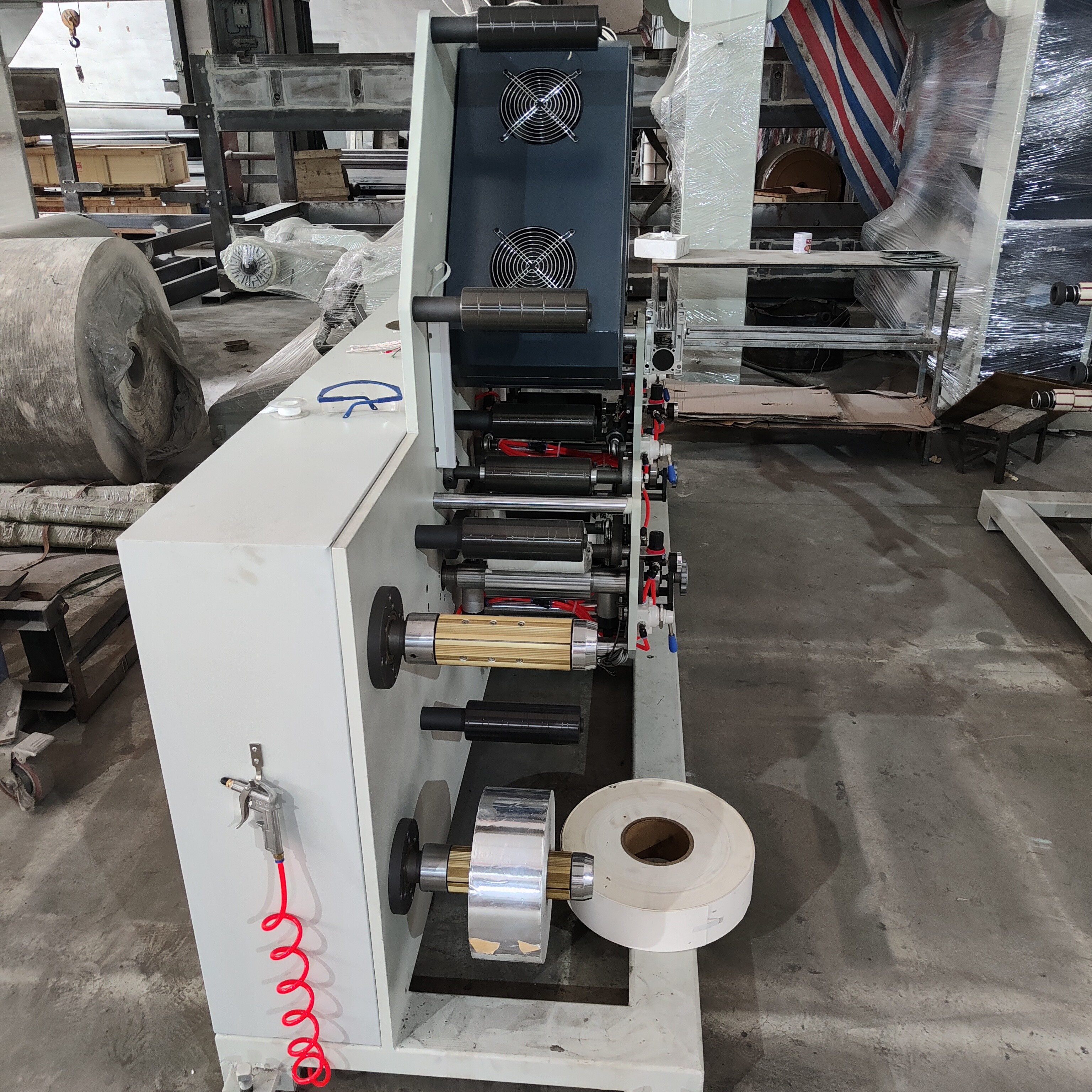 High Speed Flexo Printing Machine for Maximum Efficiency，Printing Color is whitle,Tape, Kraft paper, ink