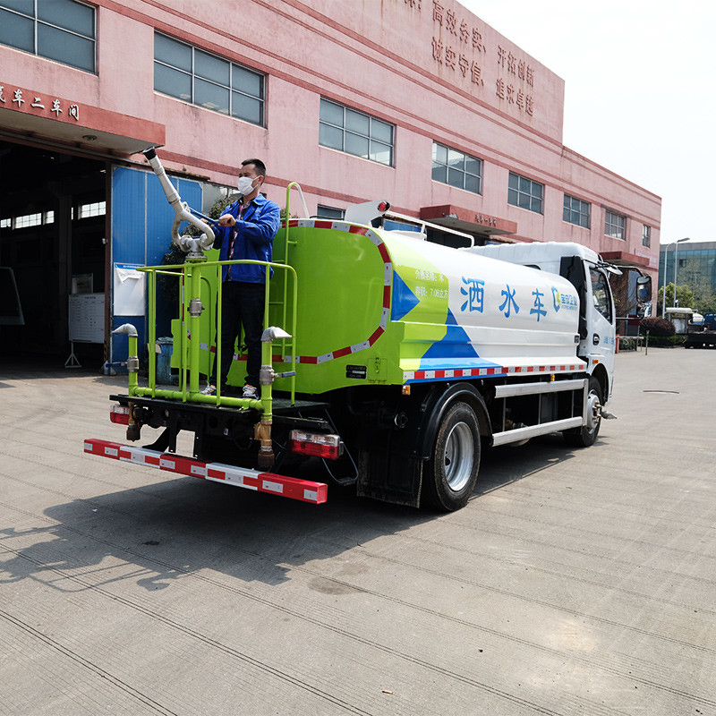 Robust Road Watering Truck For Environmental Cleaning And Spraying Operations