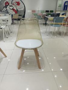 China Stackable Tulip Clear Acrylic Dining Chairs Transparent Crystal Polycarbonate wholesale