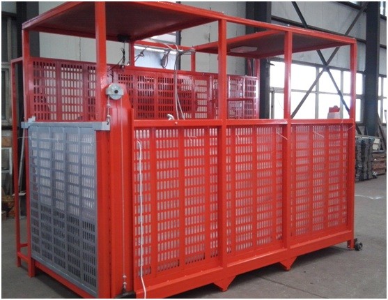 Single Mast Building Material Hoist 21m/Min Exterior Construction Elevator