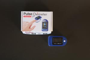 China Large OLED Display Finger Pulse Oximeter Monitor SPO2 With Batteries wholesale