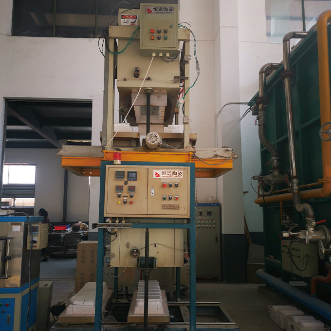 Rotating Screw Blades Ceramic Screw Conveyor With High Purity Alumina Weibull Modulus 10-11 M