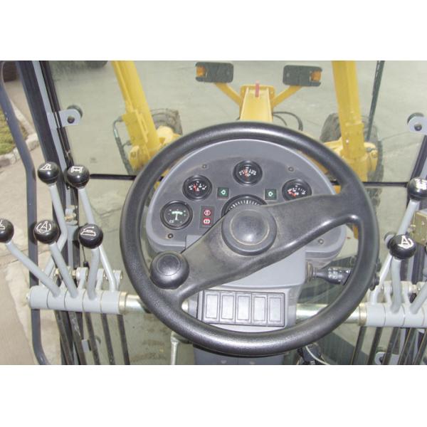 3 Section Driving Axle Heavy Equipment Grader , Hydraulically Controlled Road Grader Rental
