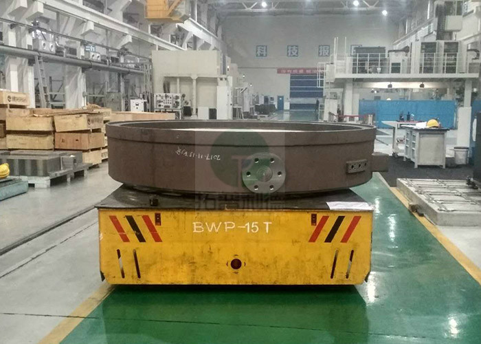 10 t cargo plant trailer on cement floor with hydraulic lifting function