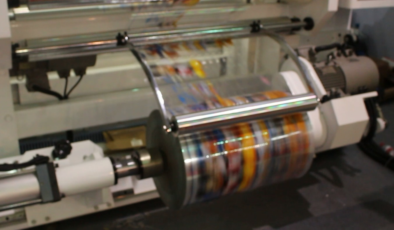 Jumbo Roll BOPP Inspection Rewinding Machine Efficient For PVC Bottle Shrink Sleeves