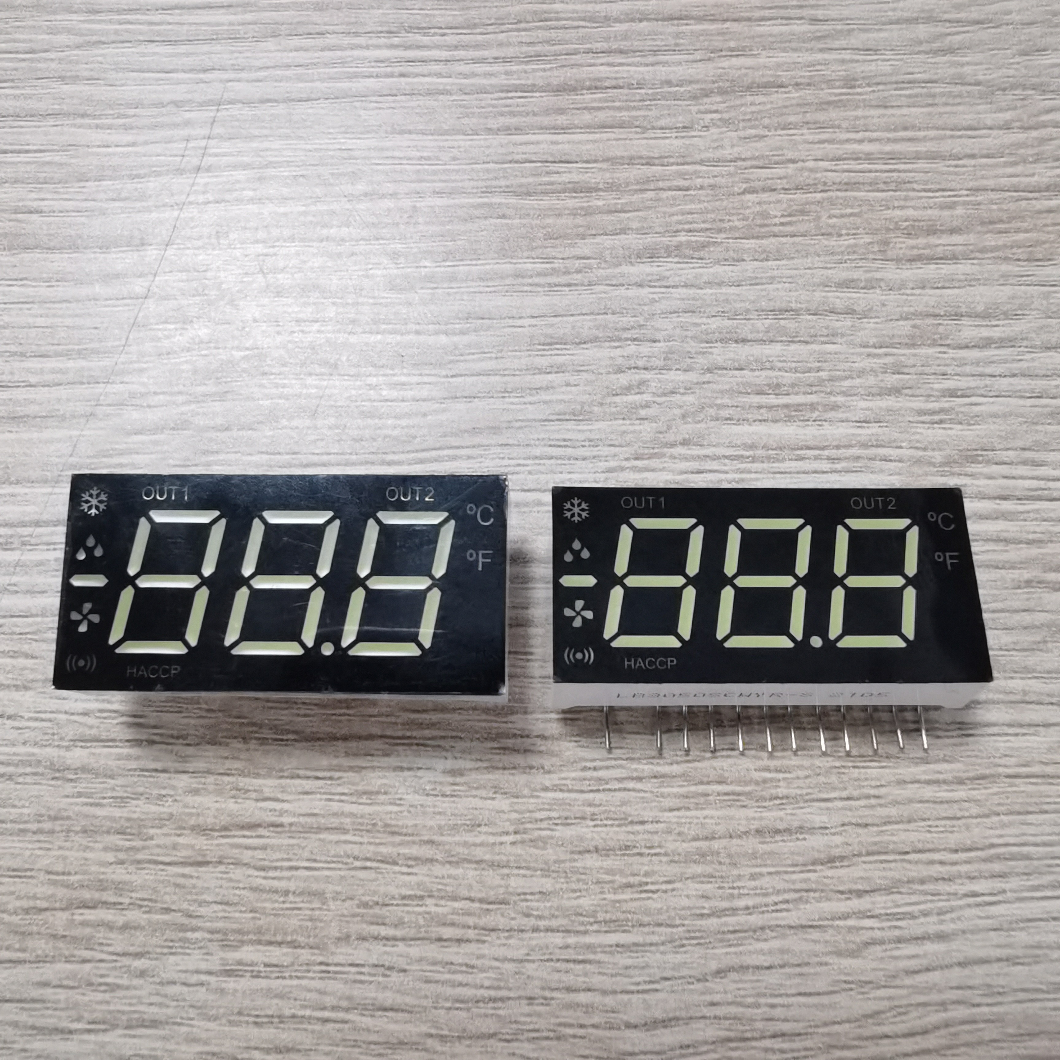 90°PIN Bend Ultra Red /White/Amber Triple Digit 7 Segment LED Display For Temperature Control