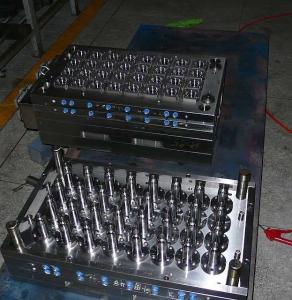 China PET Bottle Plastic Injection Molding Machine With Twin Carriage Cylinder on sale