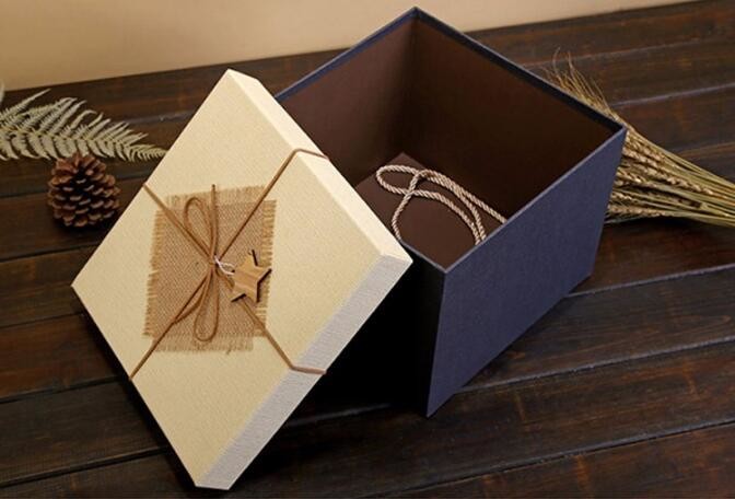 Custom design gradient color luxury paper packaging gift box with lid,Paper Flower Box Florist Bouquet Box Packaging Ros