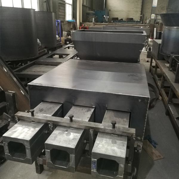 China Tunisia Triple-Head Pressed Wood Shavings Pallet Block Machine wholesale