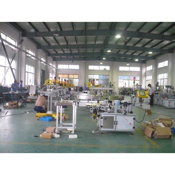 Top And Bottom Surface Automatic Labeling Machine Automatic Sticker Labeling Applicator