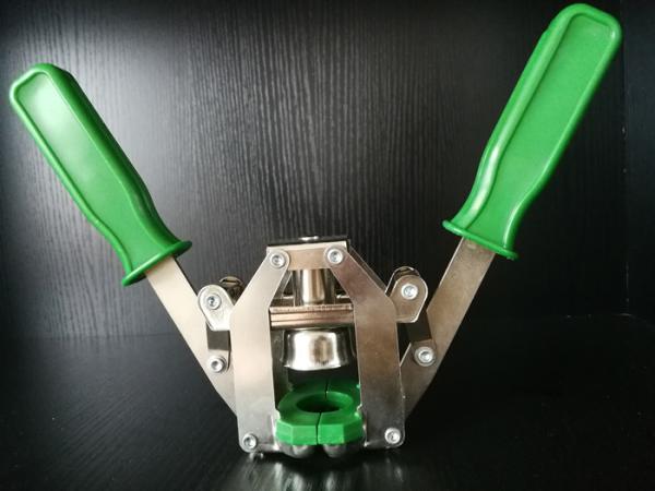 Quality Professional Homebrew Bench Capper / Bottle Capping Tool Green Color for sale