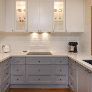 China Custom Size European Style Kitchen Wall Cabinet with Guaranteed and Modern Design wholesale