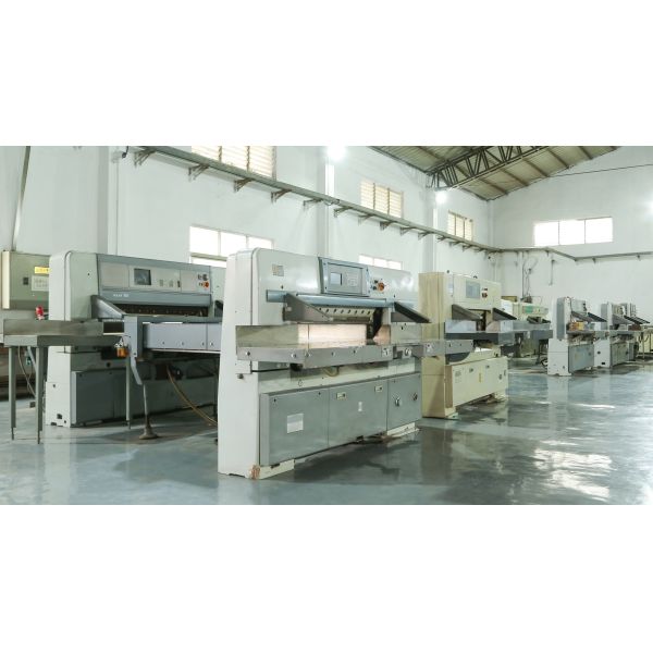 Second Hand Heavy Duty Machine Paper Cutters from Germany Band with 4000 KG Capacity