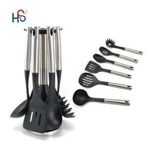 China Silk Printing Logo Kitchen Gadgets 6 pcs Wooden Kitchen Utensils Set for Home Kitchen wholesale
