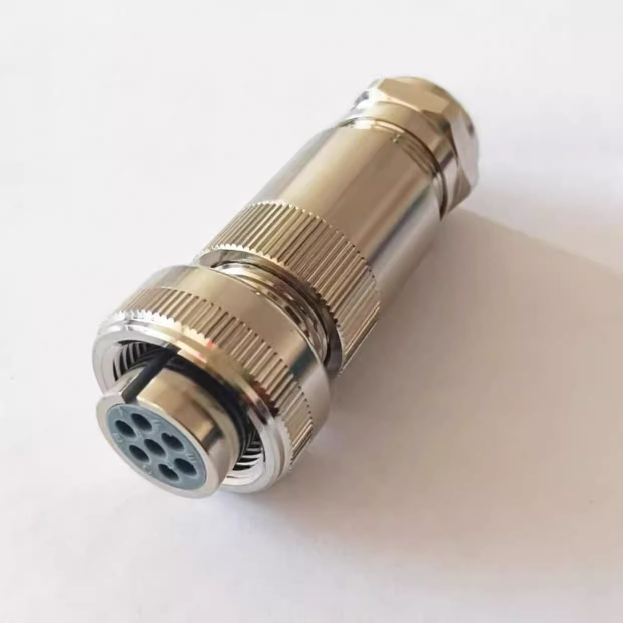 Waterproof 18-24 AWG Servo Motor Connector with Crimp/Solder Termination for Industrial Automation