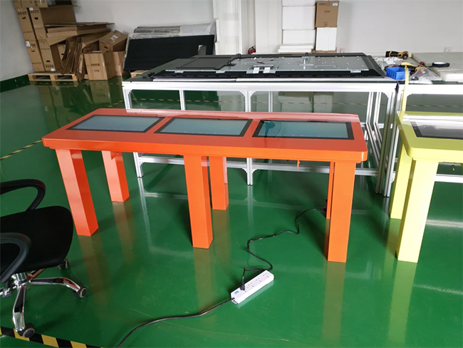 Free standing 21.5 inch indoor lcd interactive Windows or windows system coffee game smart touch screen table