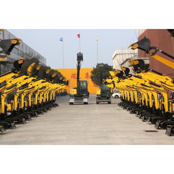 Green Machine Small Crawler Excavator 360 Degree Rotate Compact Mini Digger