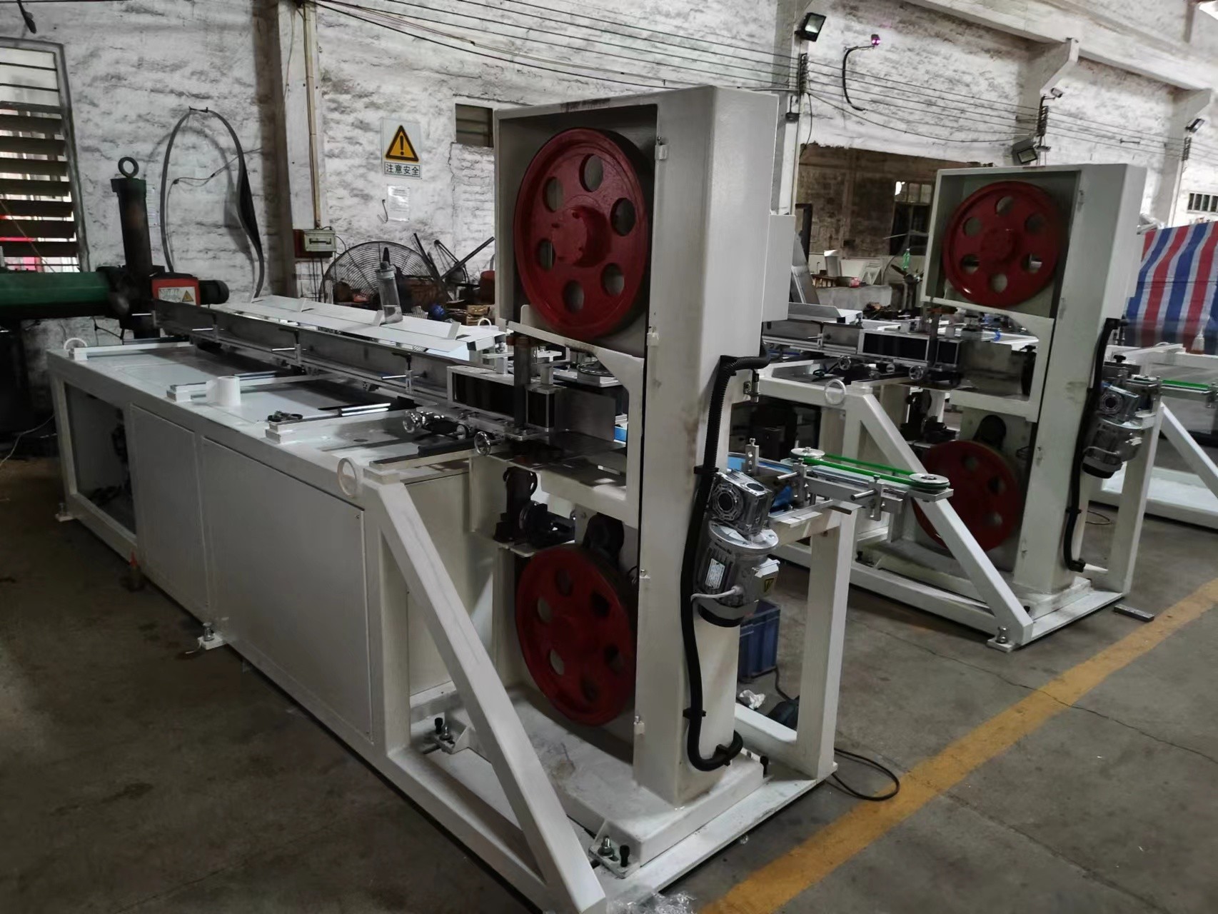 New Type Automatic Kitchen Towel Cutting Machine / Toilet Paper Slitting Machine 80～100cuts/Minute