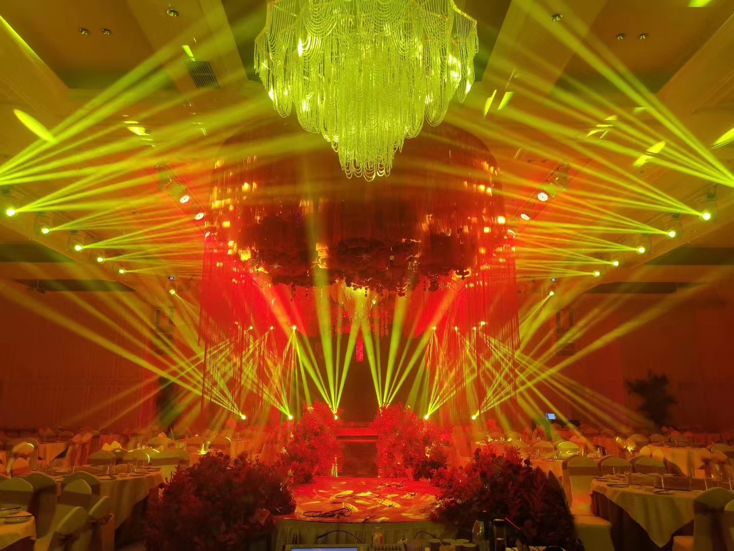 RGBW Moving Head Light for Theme Park and DJ Stage Disco 15 KG 50000 Hours Lifespan