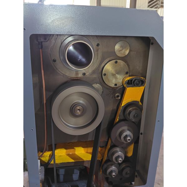 CW6180F Heavy Horizontal Ordinary Lathe High-rigidity Guide Rail Width 600mm Floor Manual Lathe