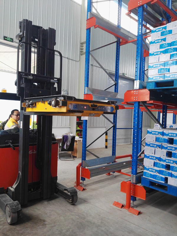 Semi Automated Pallet Shuttle Racking System SIEMENS PLC Control System Brushless Motor
