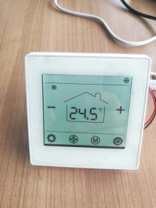 Low Power Consumption Bacnet Thermostat Smart Wired Controller For Water Fan Coil Units
