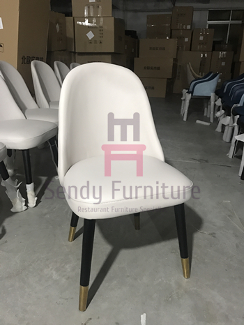 Tufted Wood Leather Dining Chairs , Armless Restaurant Chair With Curved Backrest