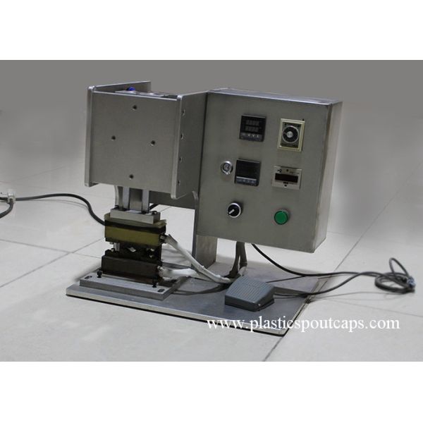 Energy Efficiency Spout Bag Sealing Machine High Speed 60pcs / Min