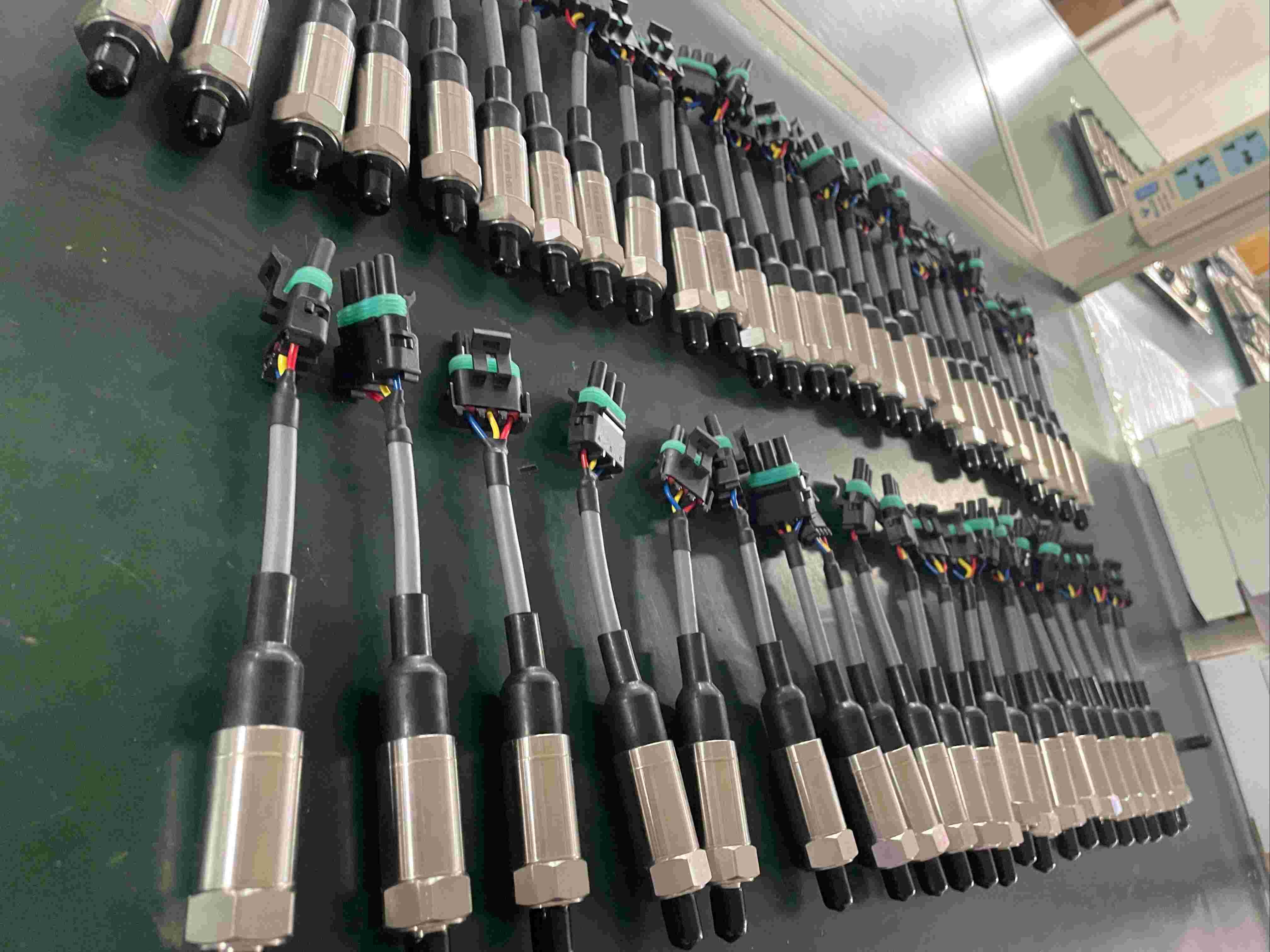 OEM Pressure Transmitter Sensor High Accuracy Water Pressure Transmitter Gas Oil