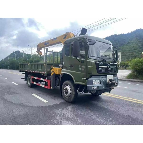 Quality 8 Ton Dongfeng Truck 4WD Offroad Mounted Crane For Municipal Construction And Poor Road Conditions for sale