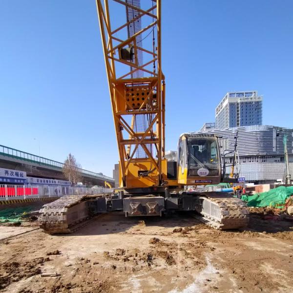 Quality XGC130 Affordable Hydraulic Crawler Crane For Various Applications for sale