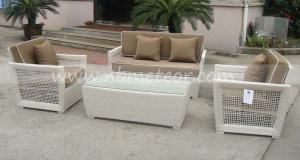 Rectangular Rattan Dining Set with Round Glass Table Top and Claw Leg for Dining Area