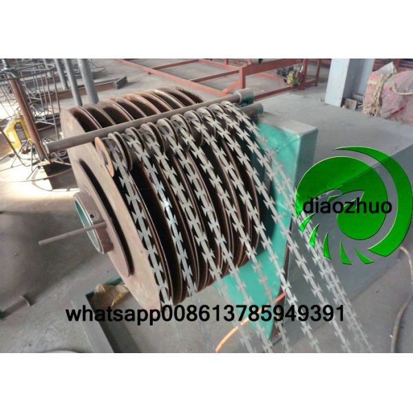 280m/H 300m/H Razor Barbed Wire Machine 380V Compact Structure Small Volume