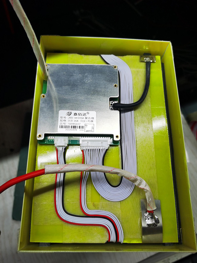 Rack Mounted Solar Storage Lithium Battery 3500 Cycle Lithium Ion Phosphate Battery 200Ah Cell