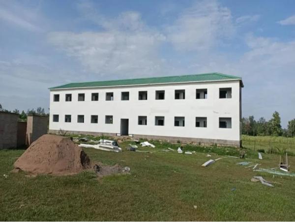 Quality School Steel Frame Buildings Blast / Painted / Galvanized Surface Finished Customized Design for sale
