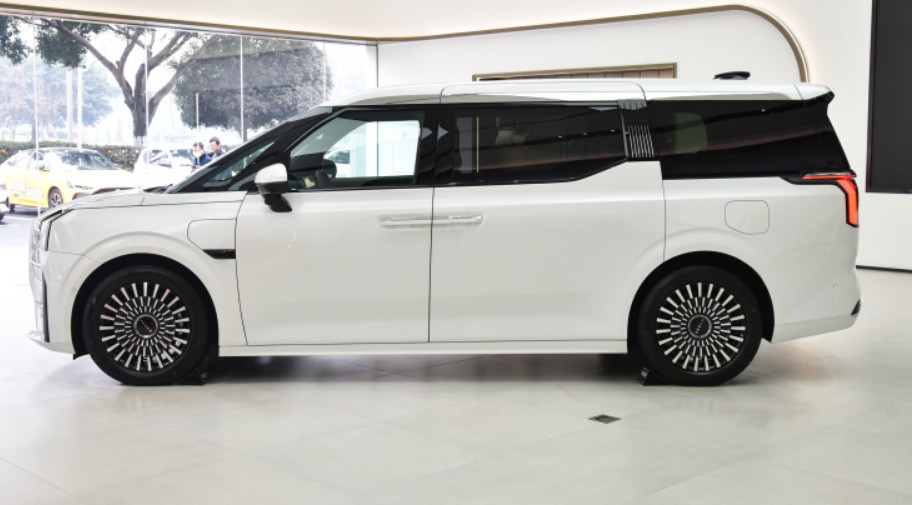 ZEEKR 009 WE Version 2022 Pure Electric Medium And Large MPV 5 Door 6 Seats