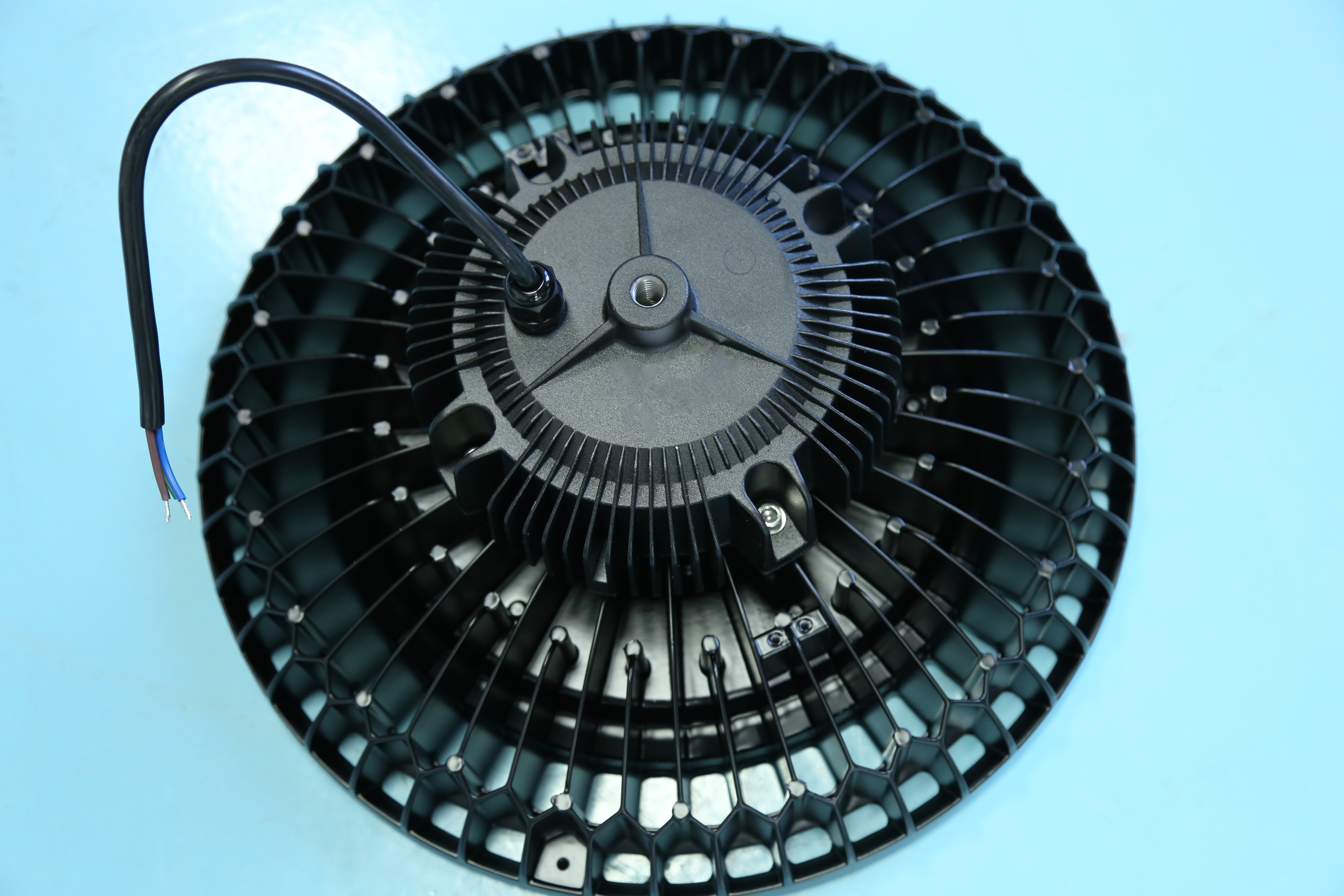 Daylight White Commercial UFO High Bay LED Lighting 200W For Gym 5500K - 6000K