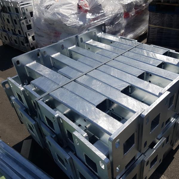Hot Dip Zinc Coated Galvanized Steel Guardrail Spacer With ISO9001 2008 Certification