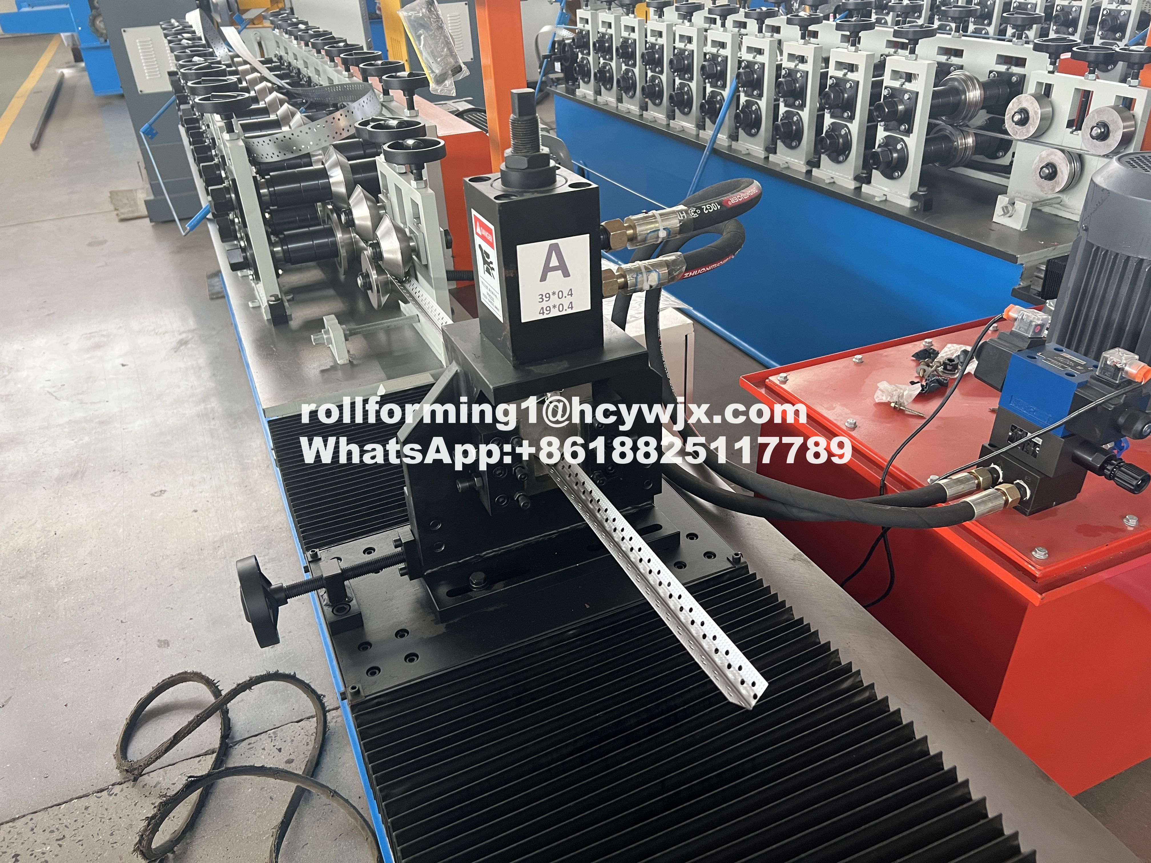 45 Steel Shaft Ceiling Metal Roll Forming Machine PLC Control System