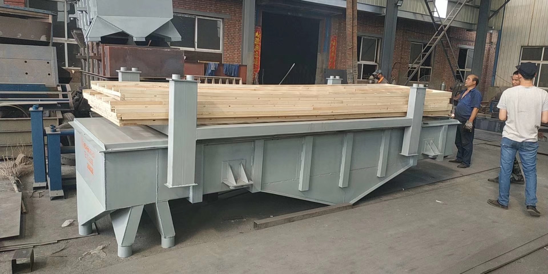 Good Quality 1-5 Layers large capacity wood flour linear vibrating screen for sieving wood chips