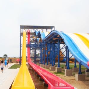 China Colorful High Speed Adult Water Slide with Water Amusement Park Construction for Water Park wholesale