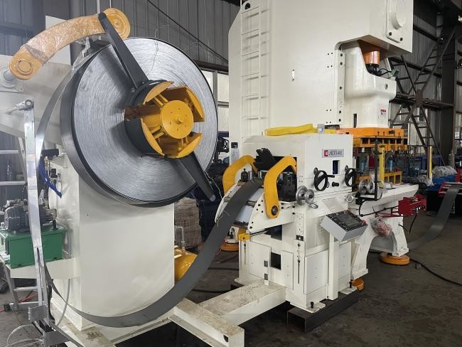 Gearbox Driven Steel Storage Rack Roll Forming Machine With Advanced Punching Capability