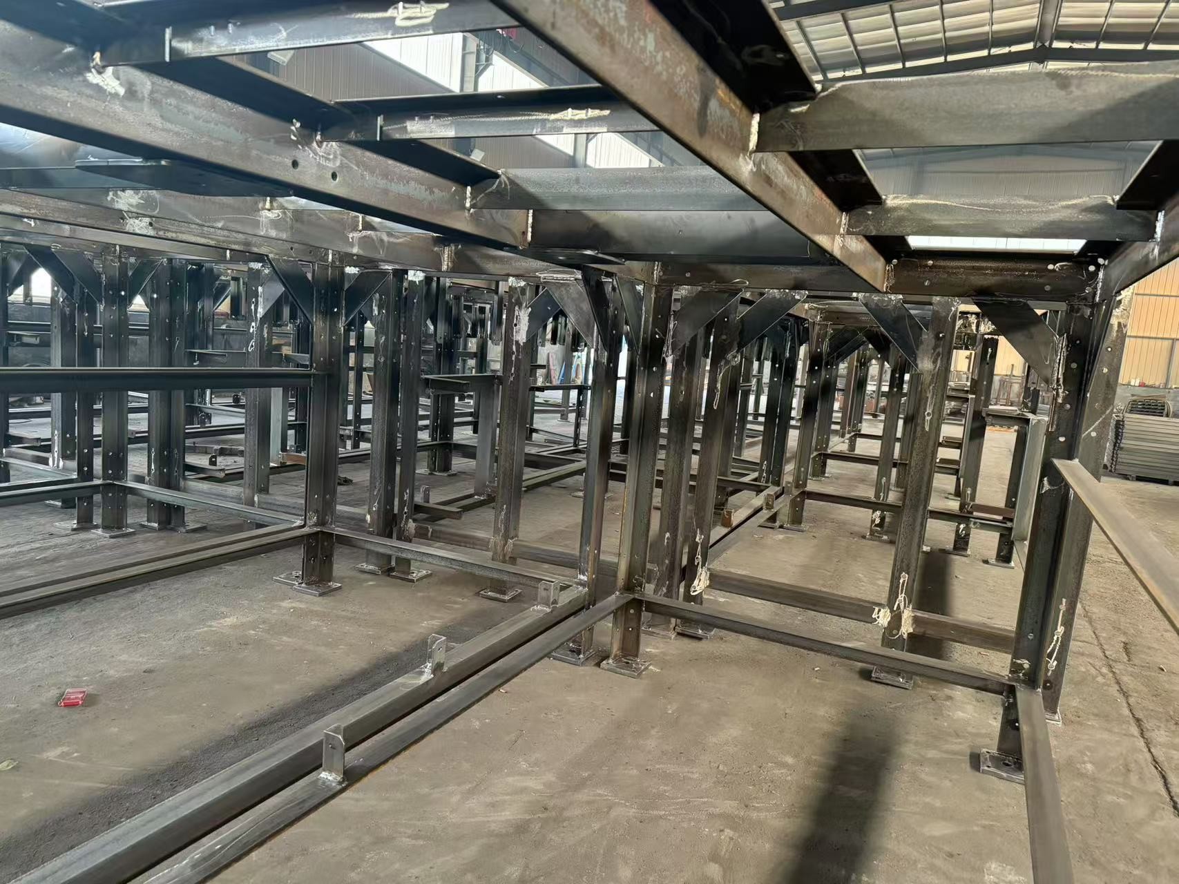 Silver Steel Structure Platform Customized According To Wind Tower Specifications Bolted Installation Method