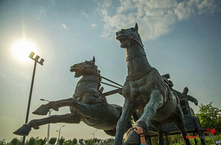 Regional Feature Cast Copper Sculpture of Chinese Bronze Carriage for Urban Landscape