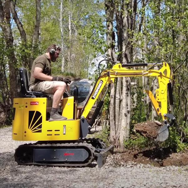 Green Machine Small Crawler Excavator 360 Degree Rotate Compact Mini Digger